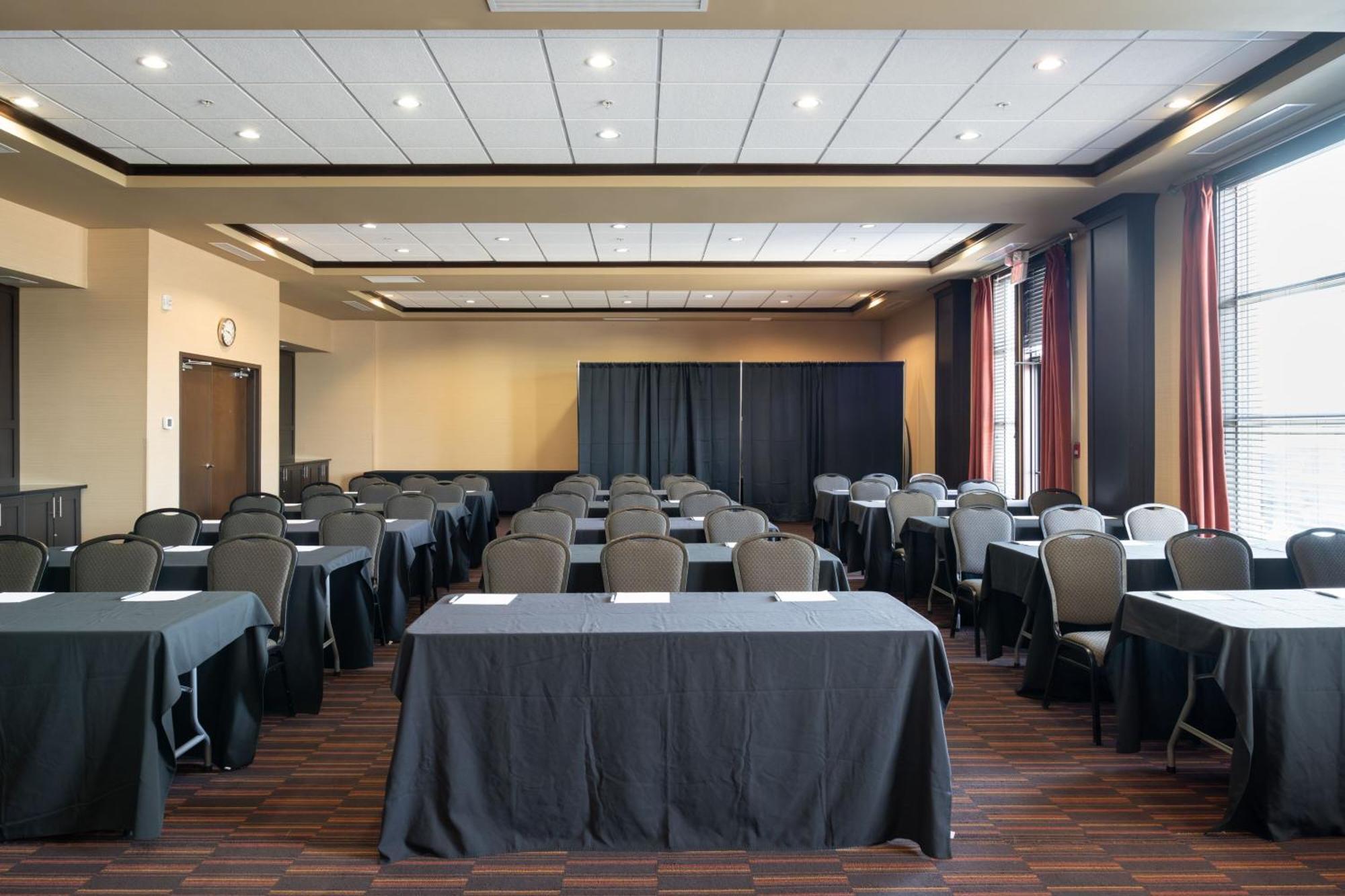 Four Points By Sheraton Edmonton International Airport Nisku Extérieur photo