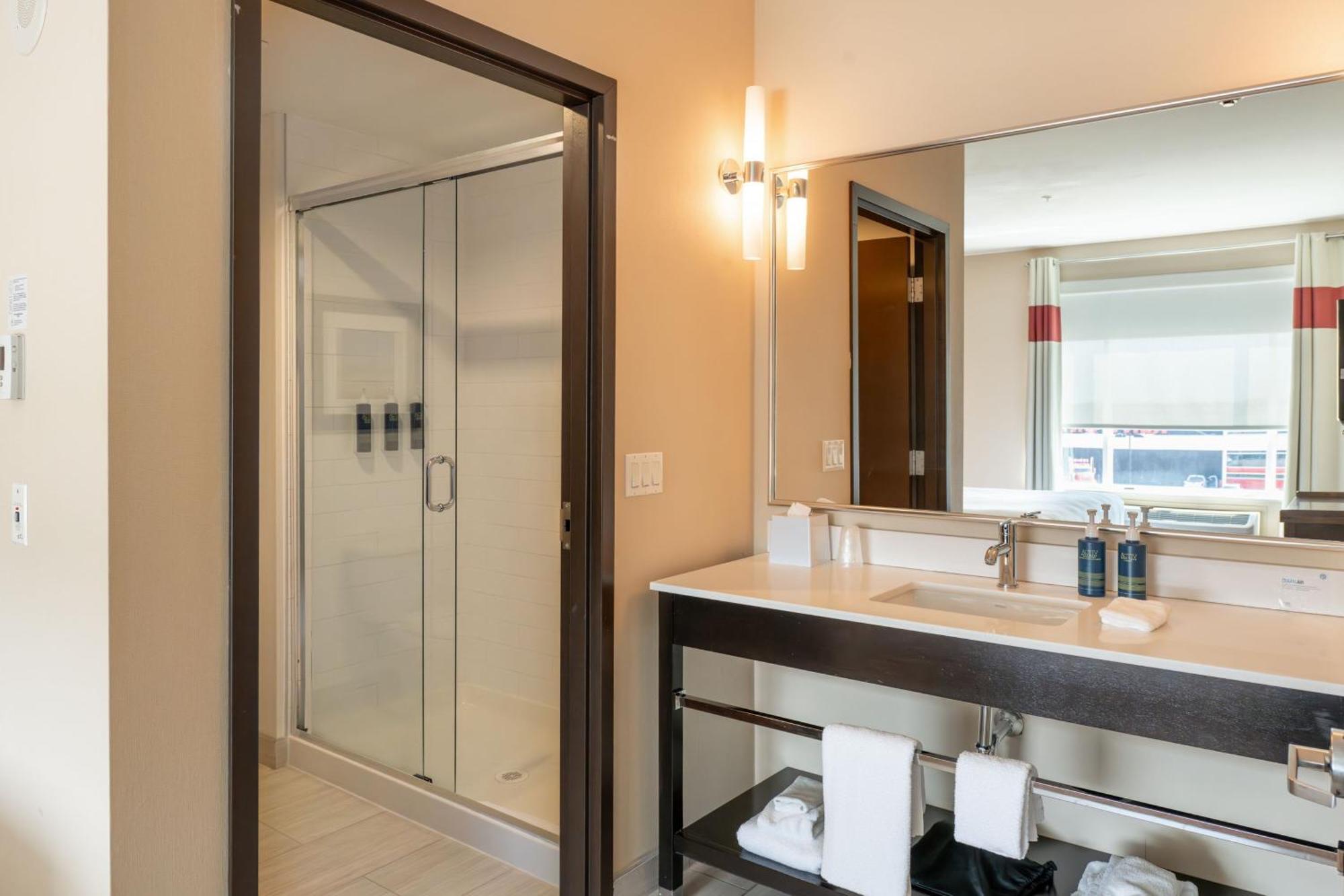Four Points By Sheraton Edmonton International Airport Nisku Extérieur photo