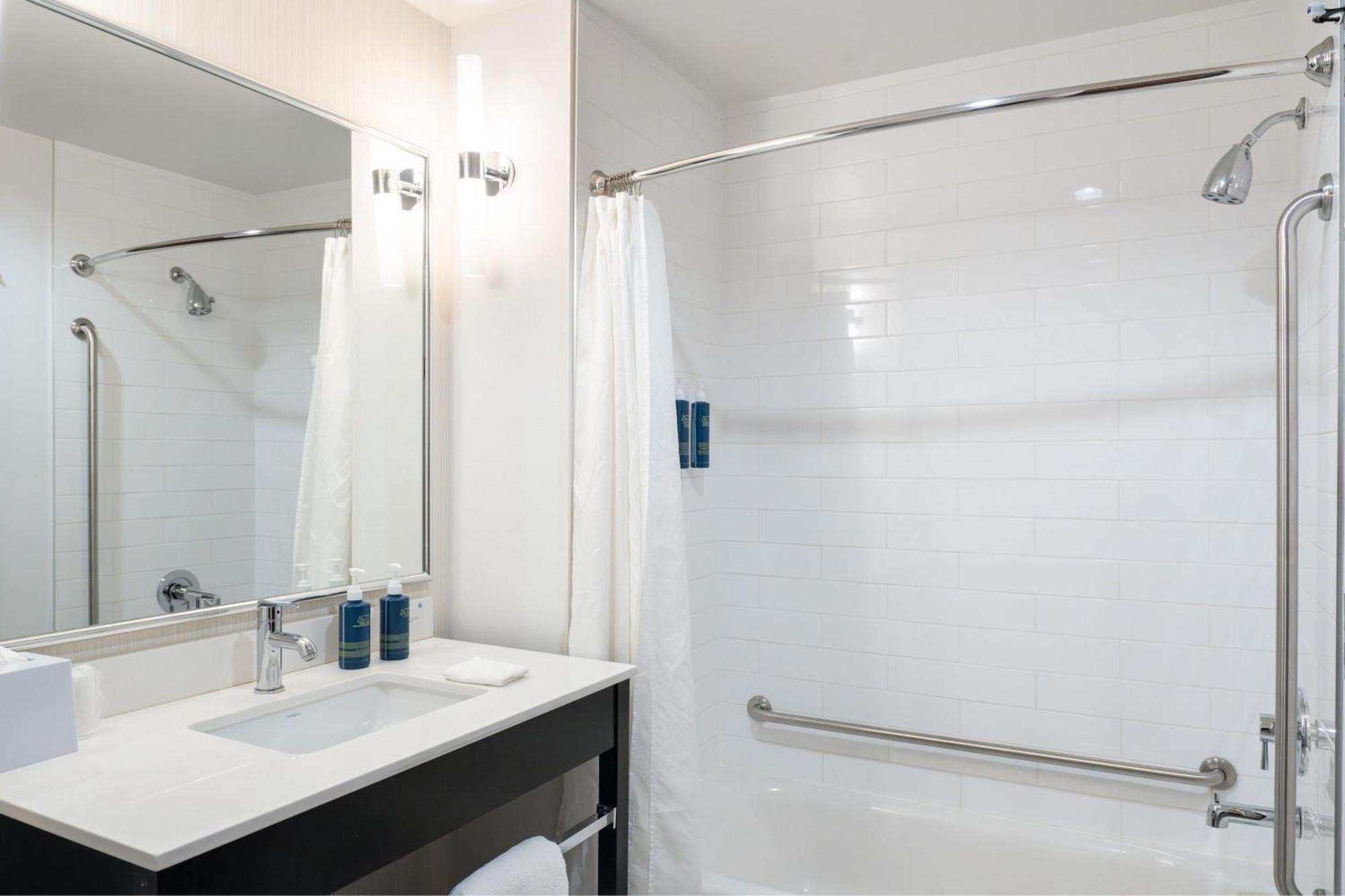 Four Points By Sheraton Edmonton International Airport Nisku Extérieur photo
