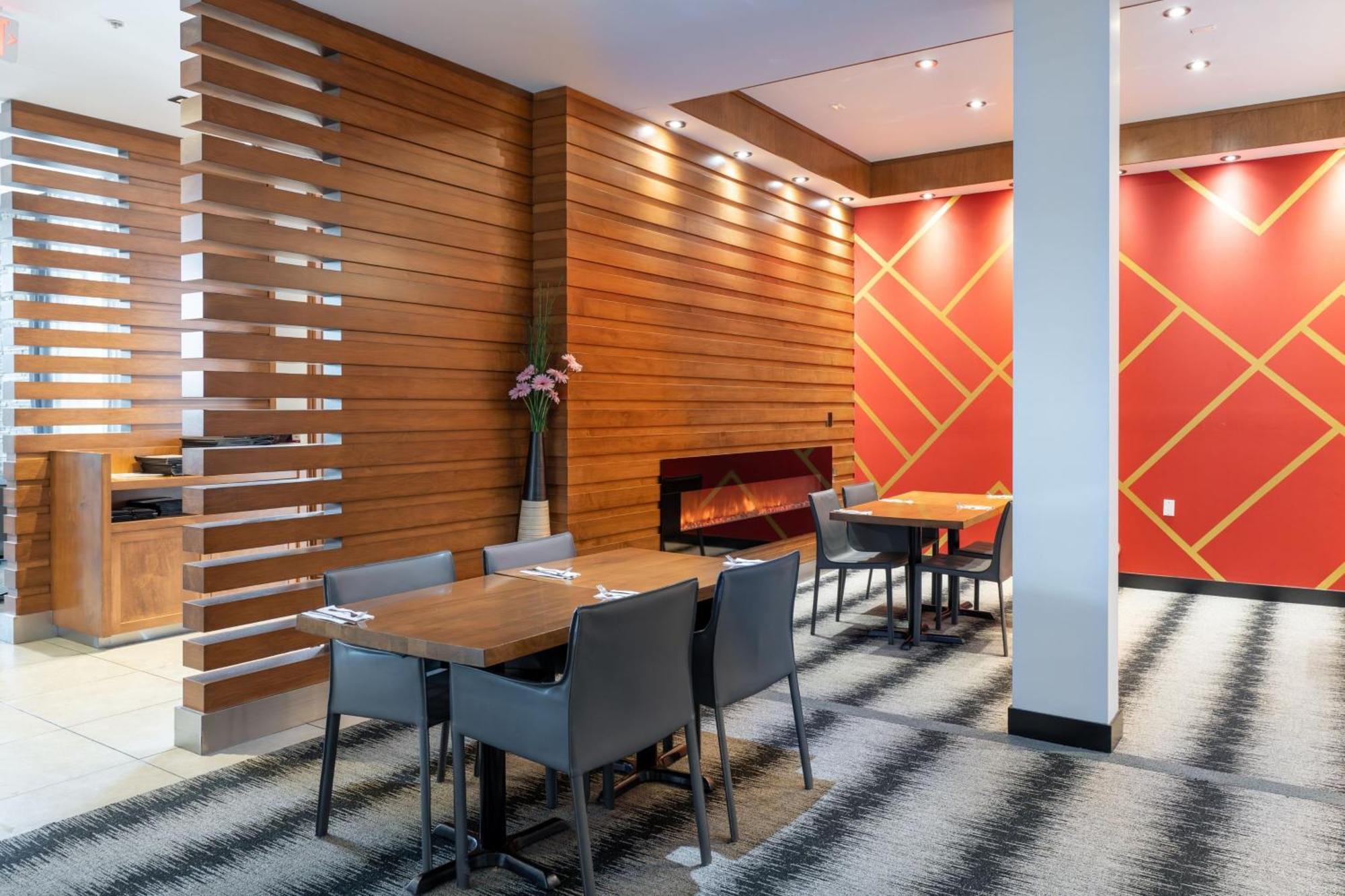 Four Points By Sheraton Edmonton International Airport Nisku Extérieur photo