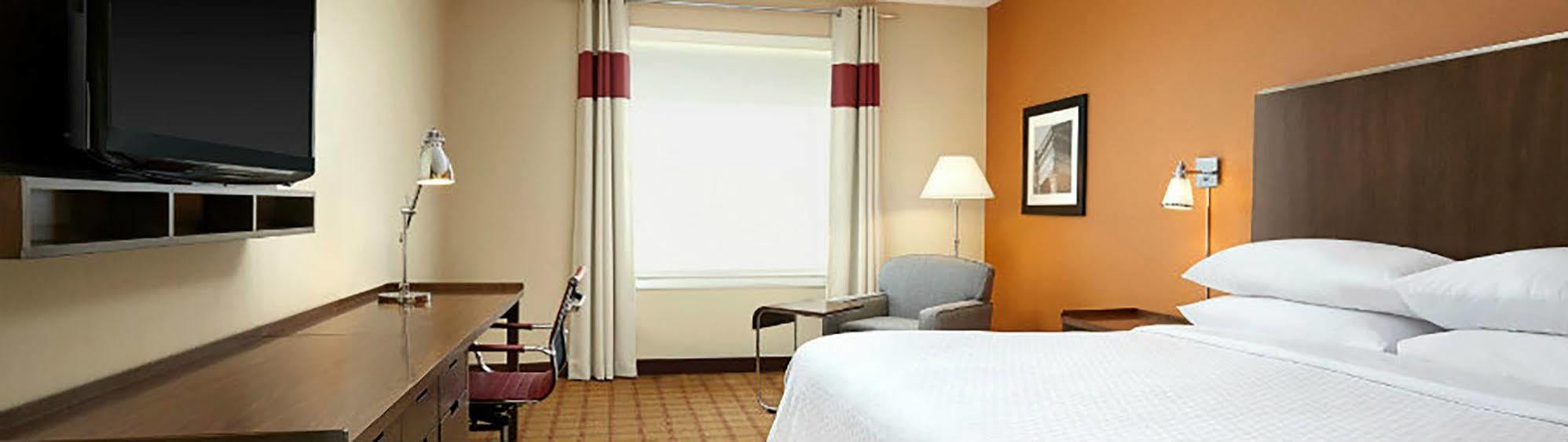 Four Points By Sheraton Edmonton International Airport Nisku Extérieur photo